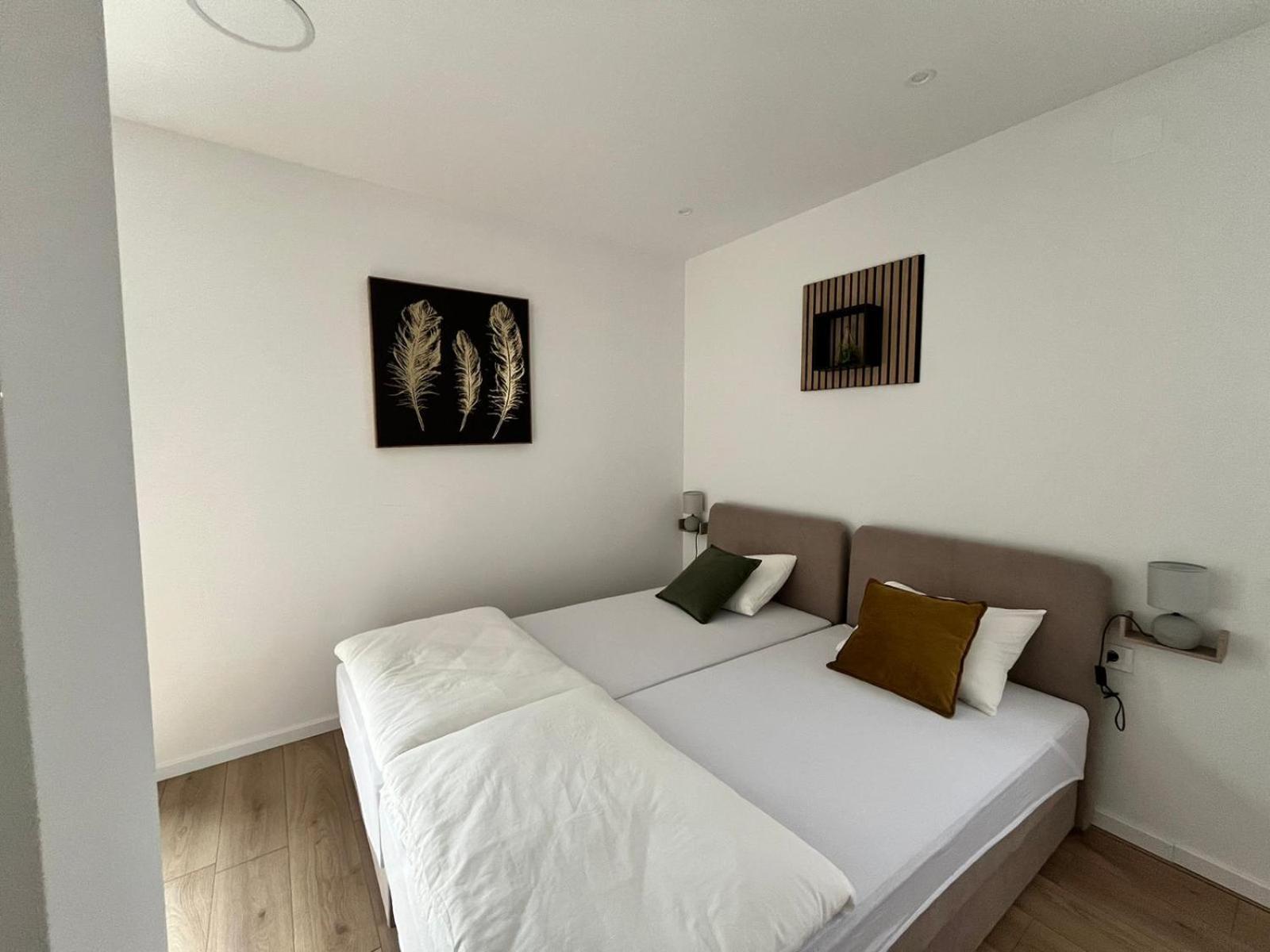 Best Apartments *